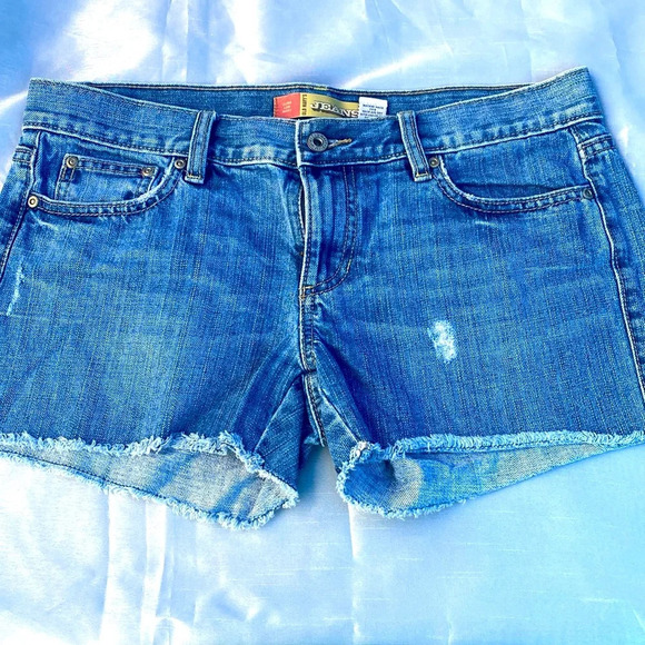 Old Navy Jean shorts ultra low waist size 8 - Picture 1 of 9
